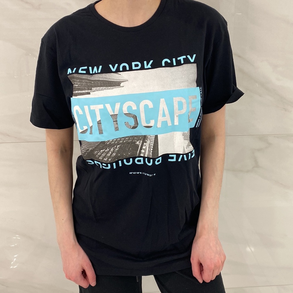 Men’s Graphic T-Shirt Medium